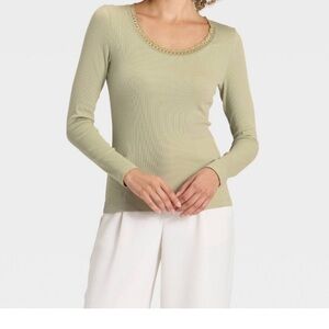 NEW! 😌A New Day Lace Trim Scoop Neck Top
Tag off but never worn, didn’t fit me